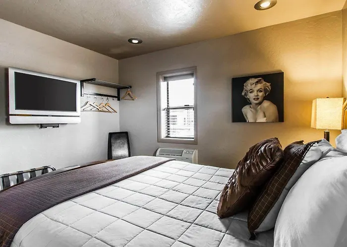 Rodeway Inn & Suites Williams Downtowner-Rte 66