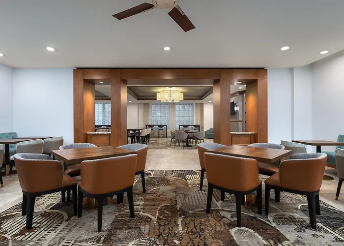 Hampton Inn And Suites Cincinnati - Downtown