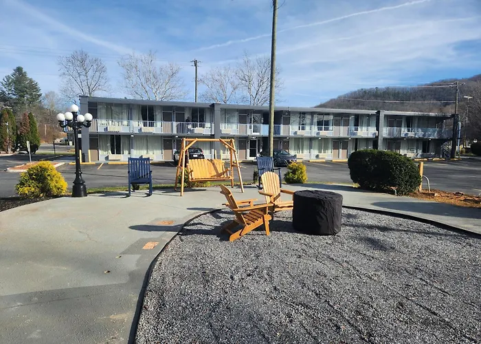 Super 8 By Wyndham Black Mountain Asheville East