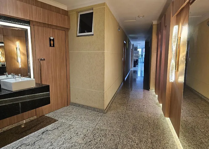 Barbur Center Hotel