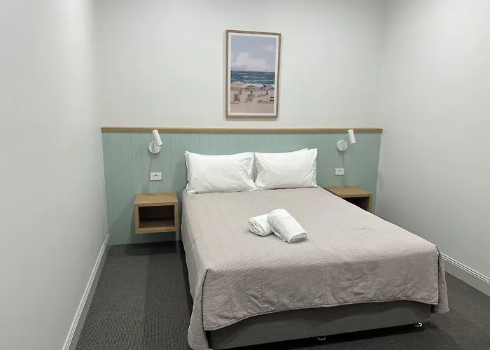 Australian Hotel Young
