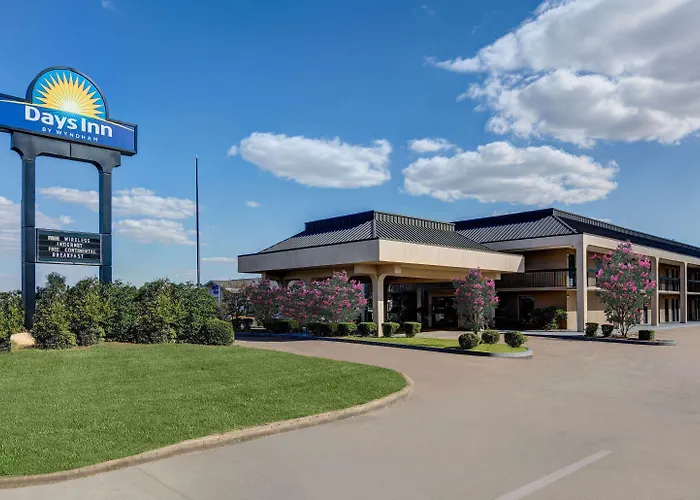 Days Inn By Wyndham Greenville Ms