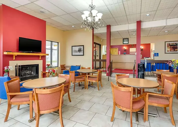 Super 8 By Wyndham Perrysburg-Toledo