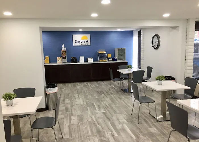 Days Inn & Suites By Wyndham Cincinnati North
