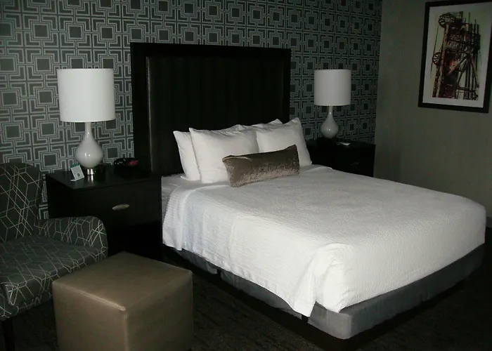 Best Western Plus Bradford Inn