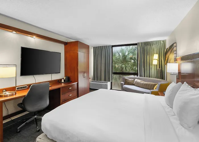 Ramada By Wyndham West Palm Beach Airport