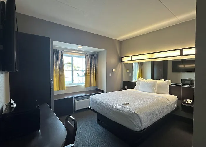 Microtel Inn & Suites By Wyndham Quincy Downtown - River Area