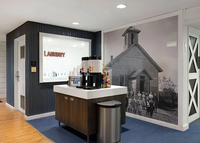 Redwood Lodge