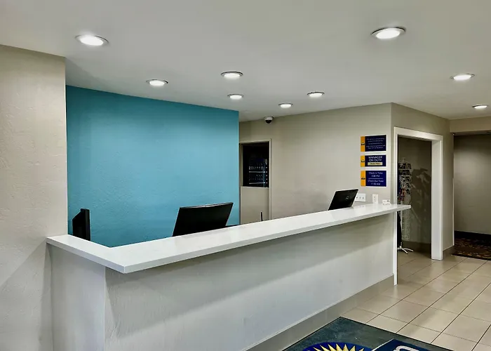 Days Inn By Wyndham Williams