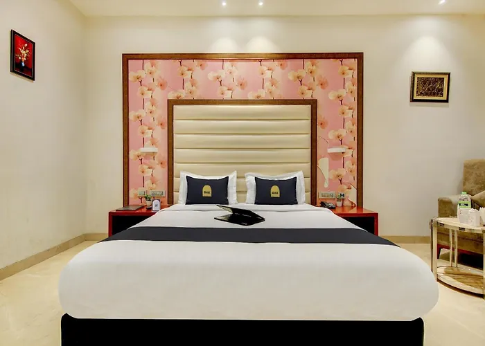 Townhouse Oak Hotel C Pearls