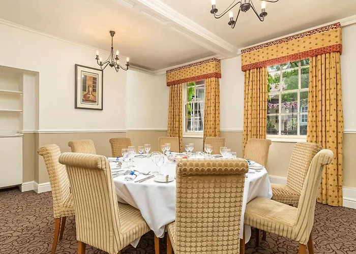 Mercure Salisbury White Hart Hotel & Apartments
