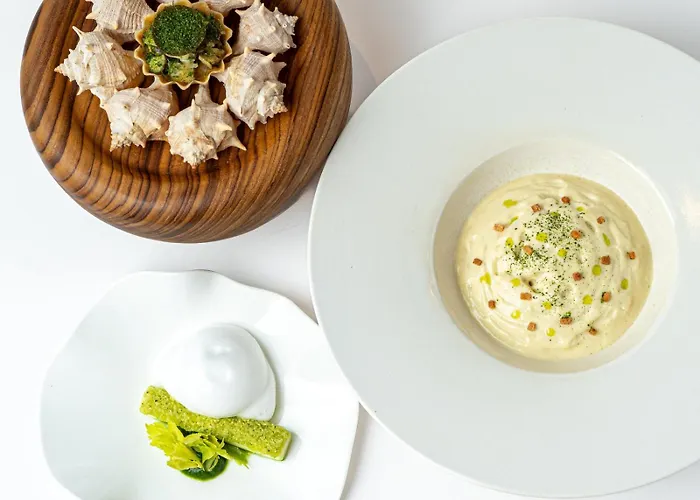 Le Vallon De Valrugues Hotel Spa & Villas