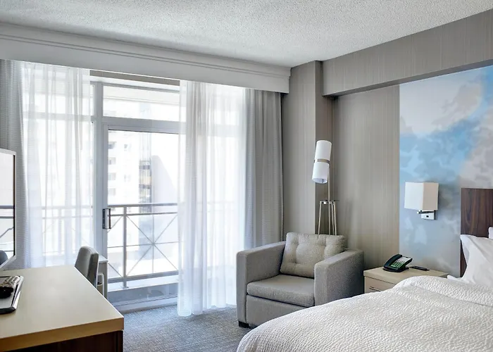 Courtyard By Marriott Toronto Downtown