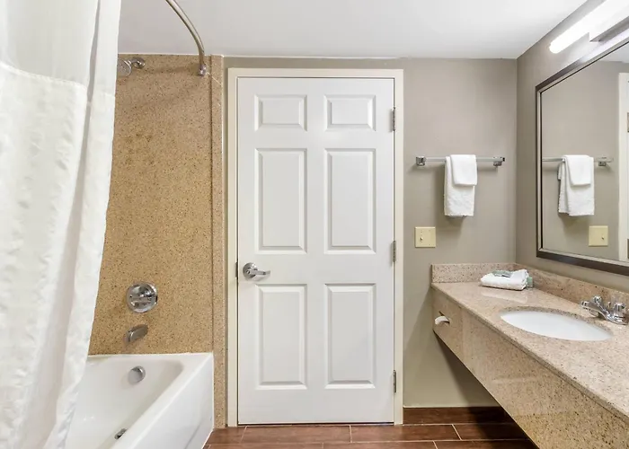 Comfort Inn & Suites North Charleston - Northwoods
