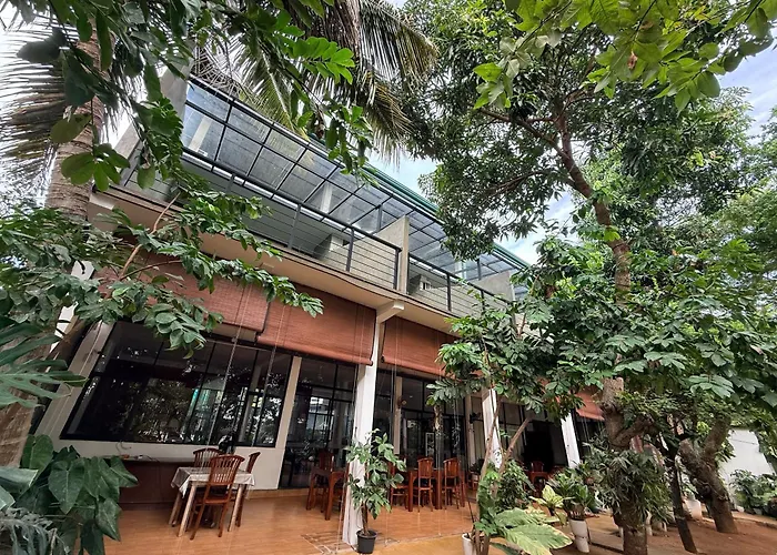 Lake Wave Hotel