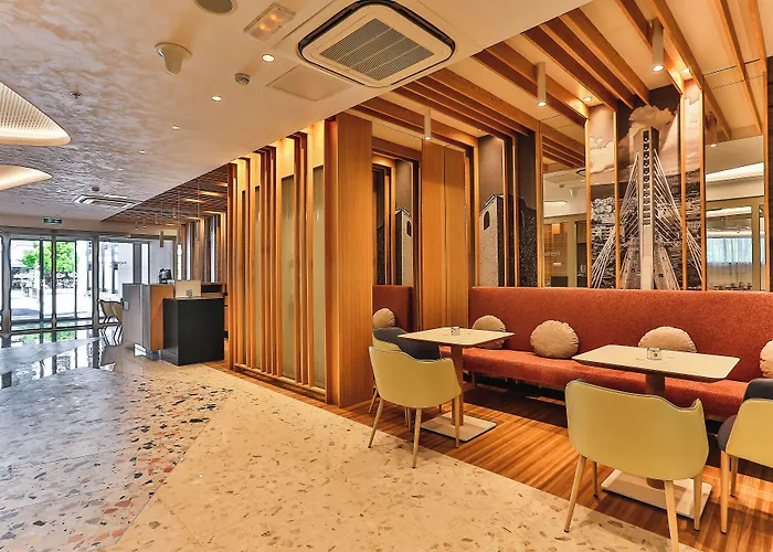 Carine Hotel Centar