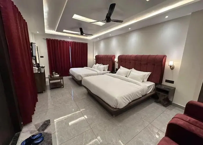 Hotel The Vaishvik Banganga Road