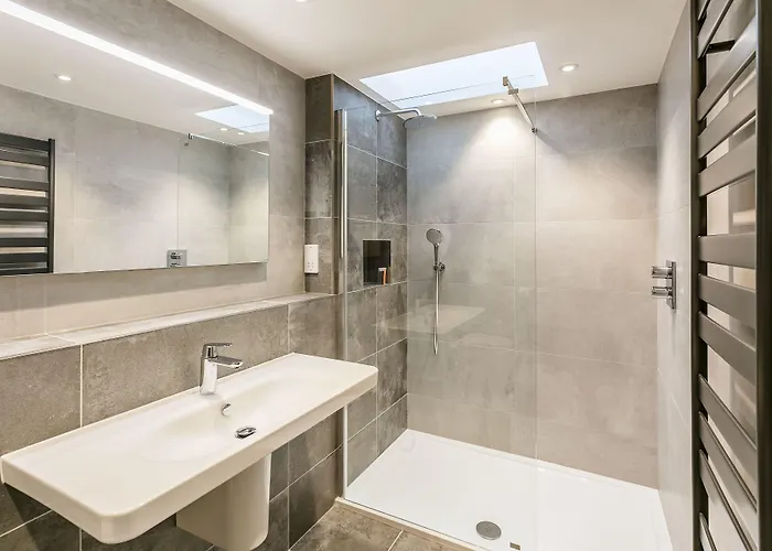 The Lodge Rooms @ Carus Green