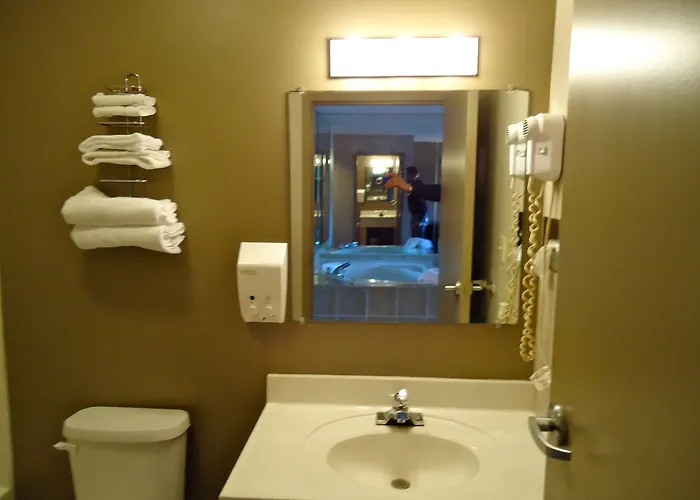 Super 8 By Wyndham Niagara Falls