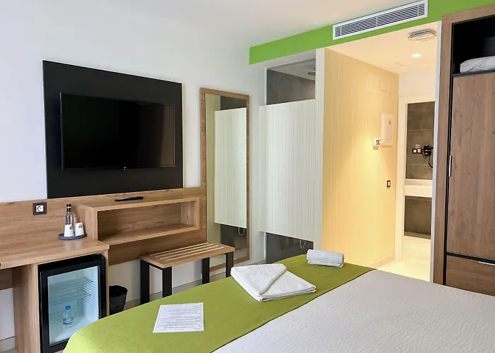 Hotel Mg Poniente