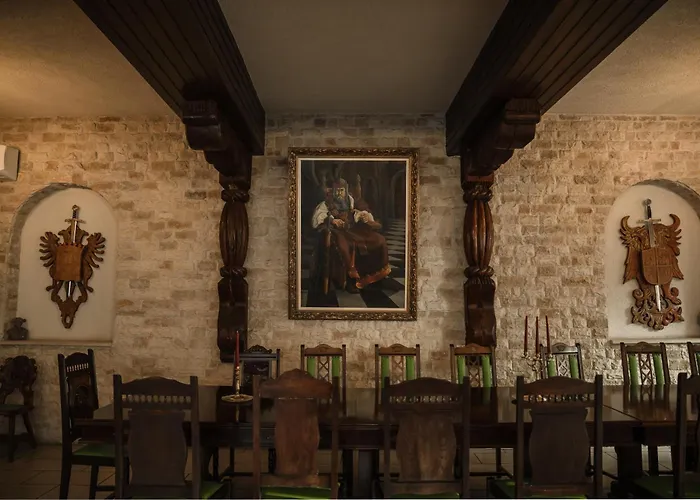 Hunter Prince Castle Hotel
