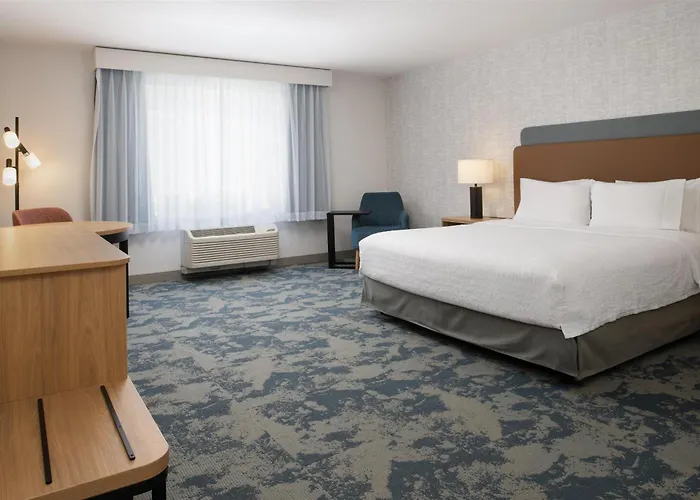 Hampton Inn & Suites Redding