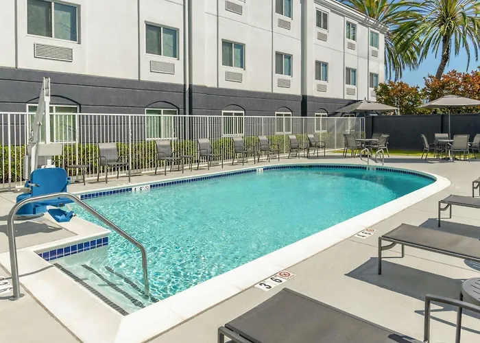 Fairfield Inn & Suites By Marriott San Francisco San Carlos