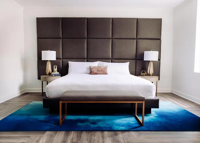 Hotel Deco Omaha, Tapestry Collection By Hilton