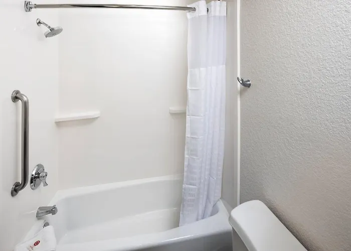Comfort Suites Outlet Center