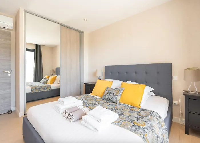 Hpc Suites - Cassis Centre - Parking Securise Et Piscine Chauffee