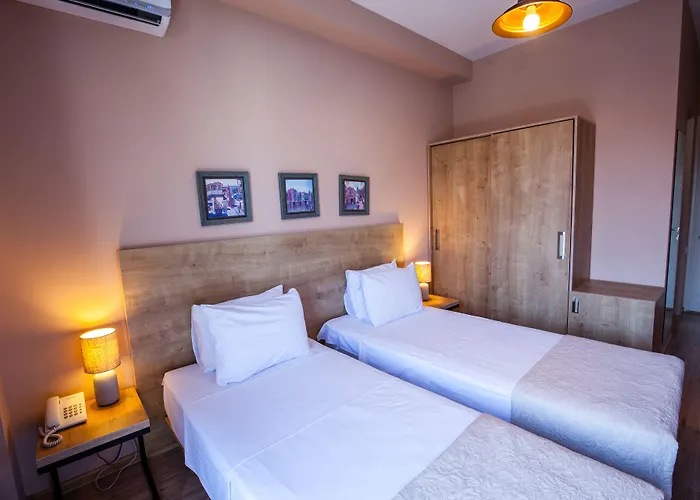 Hotel N16