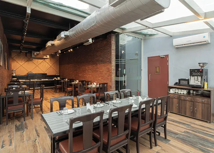The Suncourt Hotel Yatri