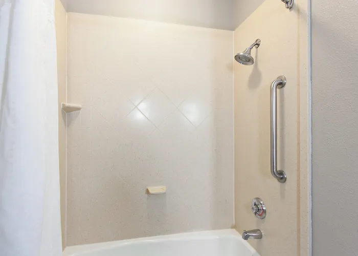 Holiday Inn Express & Suites Wharton By Ihg