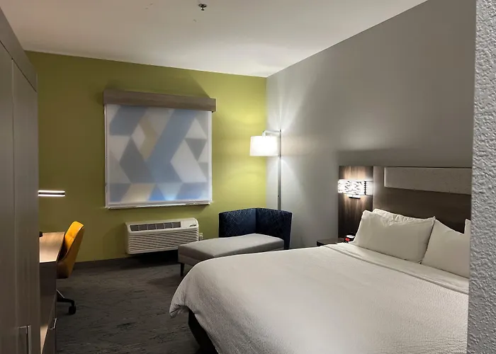 Holiday Inn Express Hotel & Suites Woodward Hwy 270 By Ihg