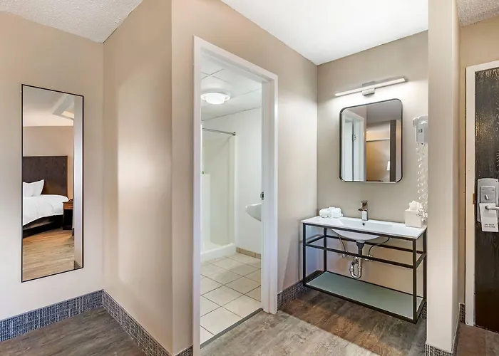 Black Bear Inn, An Ascend Collection Hotel
