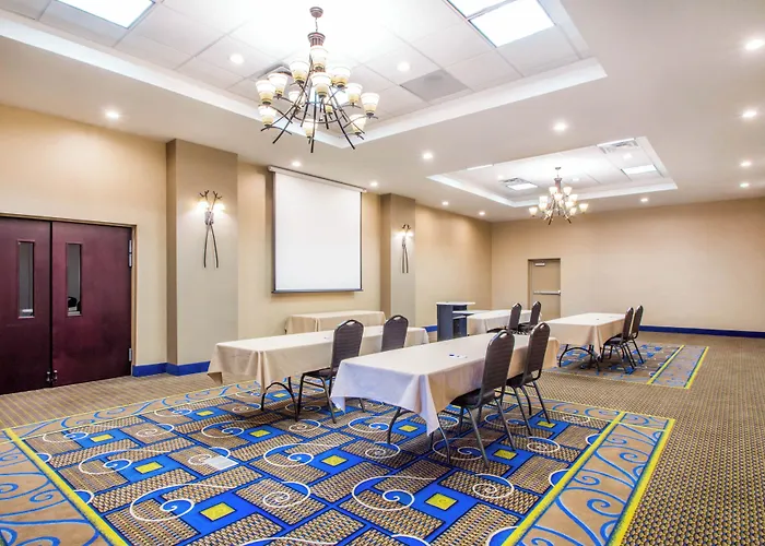 Holiday Inn Express & Suites - Albany Airport - Wolf Road By Ihg