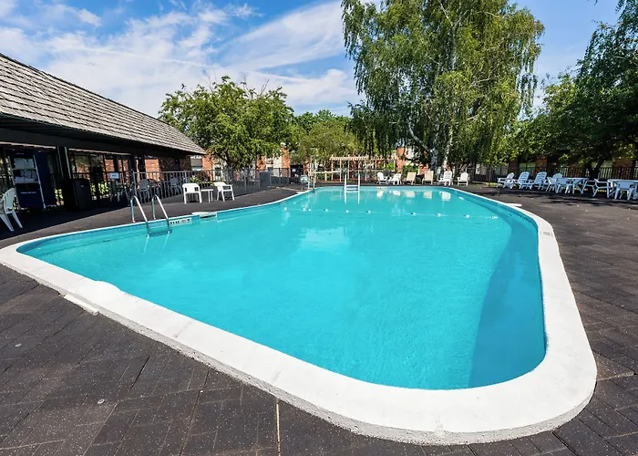 Fireside Inn & Suites Portland (Adults Only)