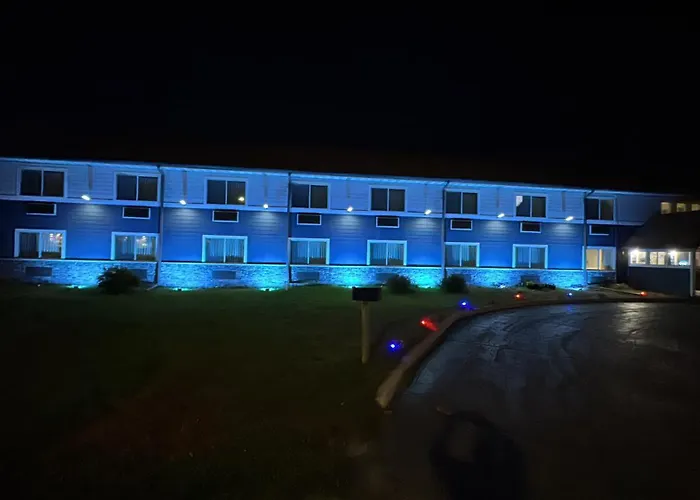 Northwoods Inn And Suites