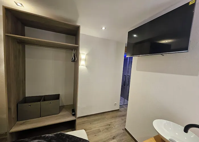 No1 - Flo'S Modern Rooms & Breakfast