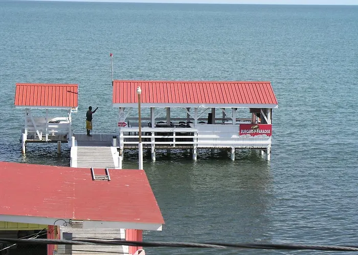 Alan'S Paradise Hotel