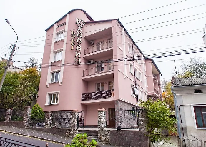 Hotel Complex Uhnovych