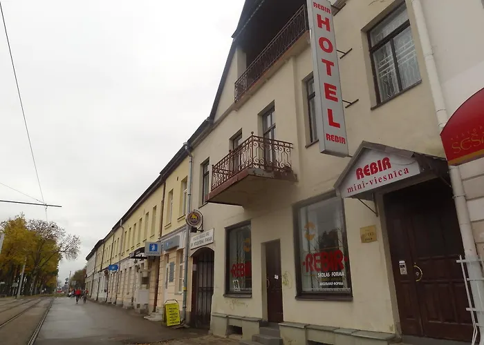 Sia Rebir D, Hotel Rebir