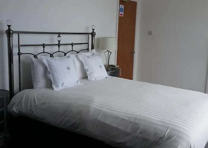 Halfway House Hotel