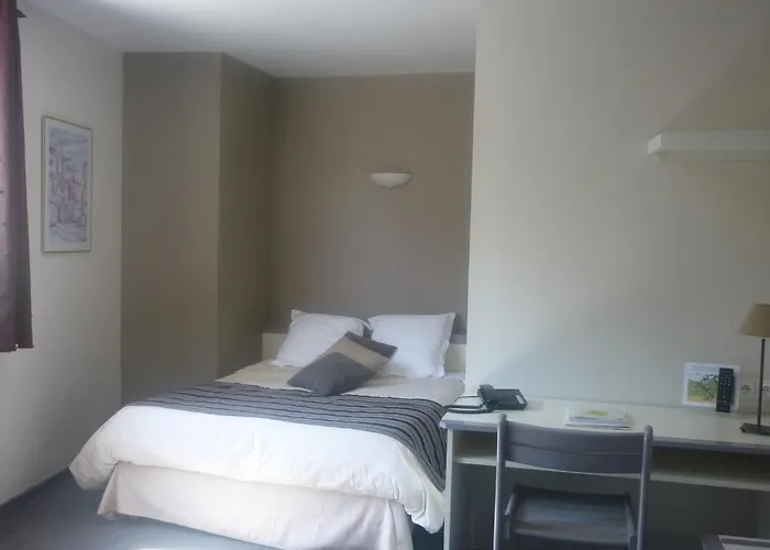 Logis Hotel Le Relais Du Serre
