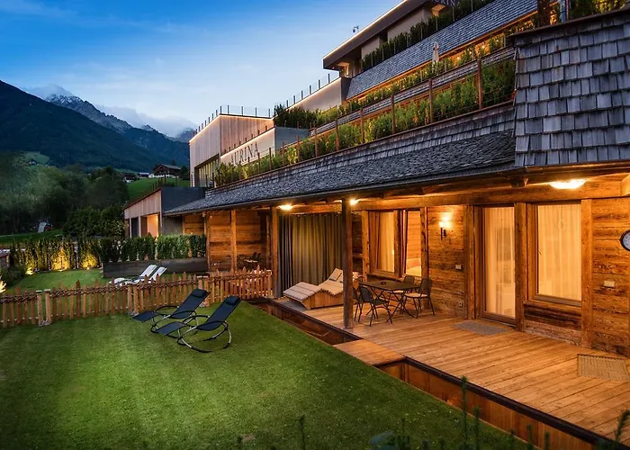 Aurina Lodges
