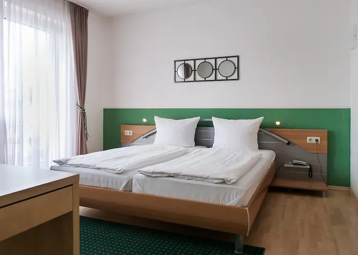 City Hotel