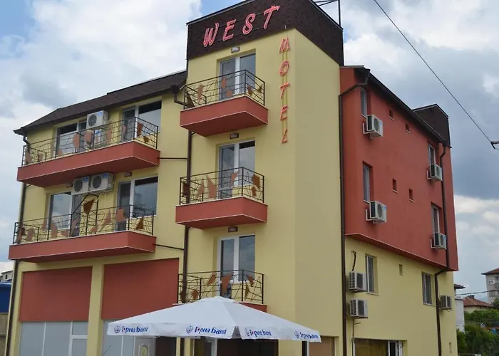 Hotel West
