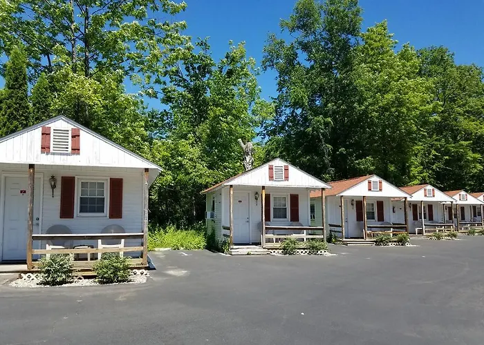 Seven Dwarfs Cabins - White Cabin