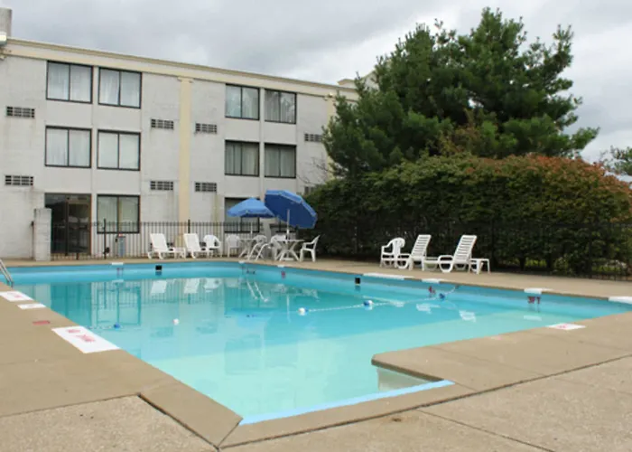 Econo Lodge Akron Gilchrist Road