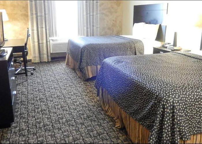 Econo Lodge Inn & Suites